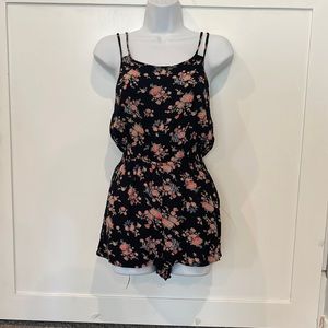 Fulltilt women’s size xs romper with floral pattern
